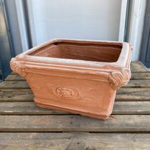 Empire Tub